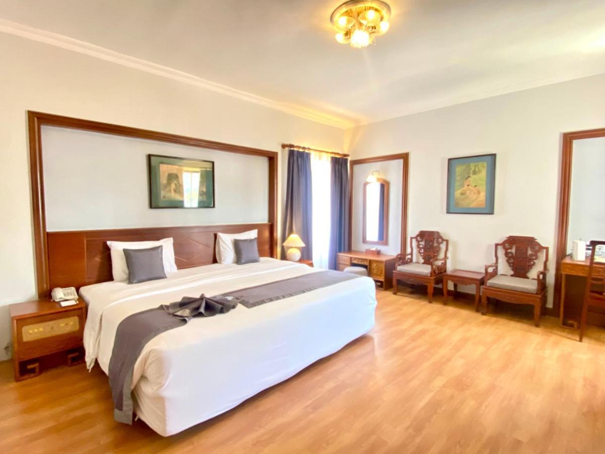 Royal Hotel Saigon Хошимин Экстерьер фото