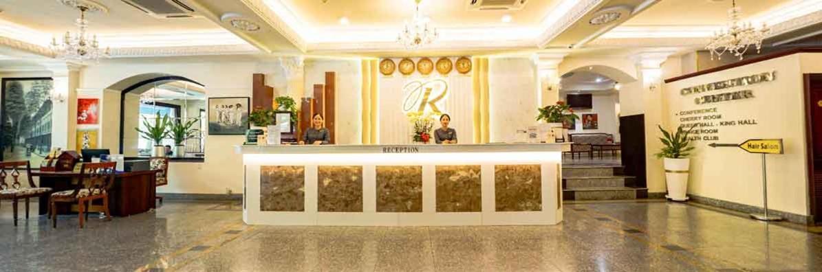 Royal Hotel Saigon Хошимин Экстерьер фото