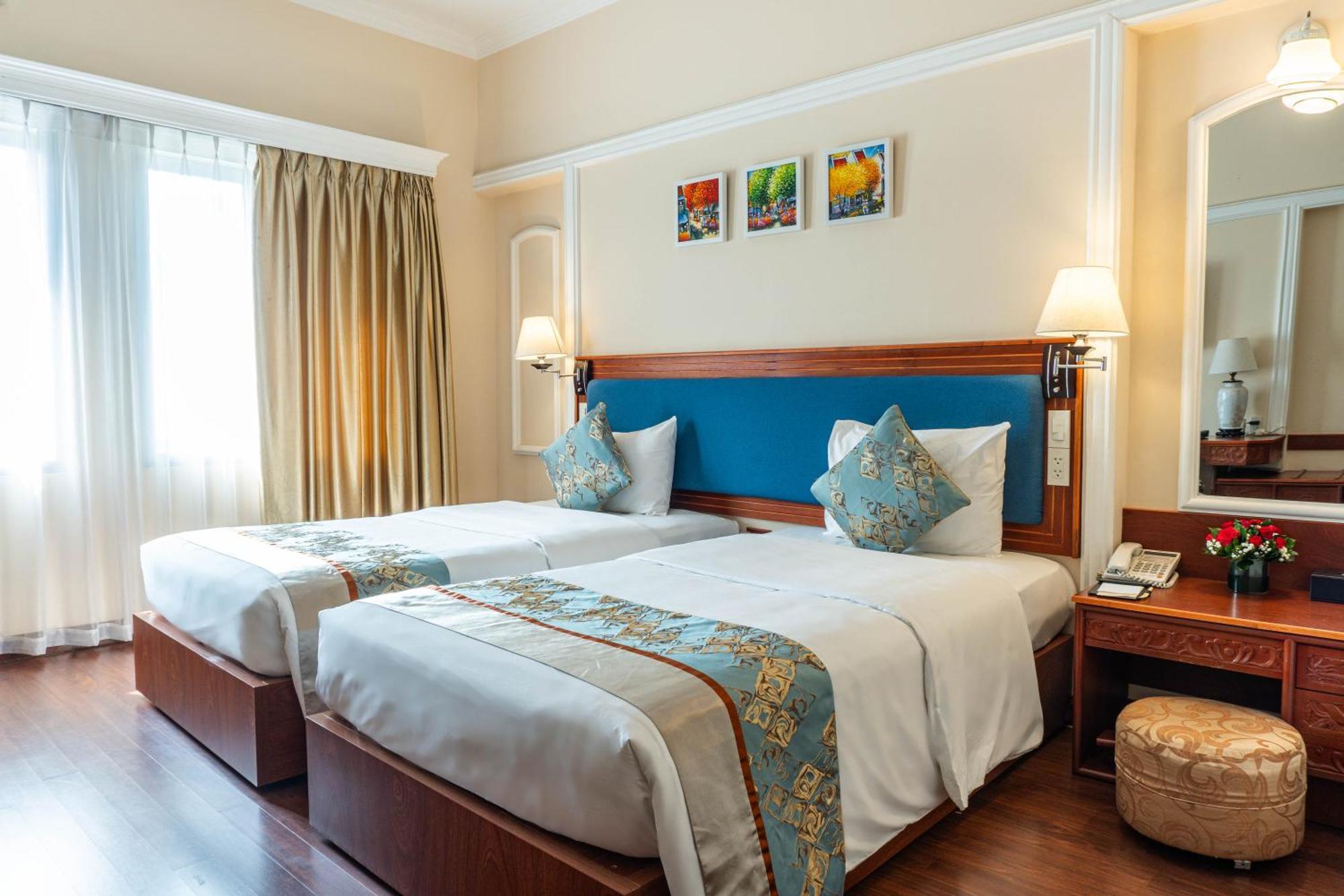 Royal Hotel Saigon Хошимин Экстерьер фото
