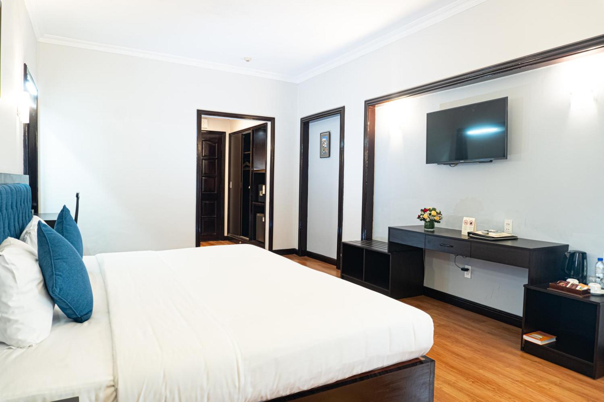 Royal Hotel Saigon Хошимин Экстерьер фото