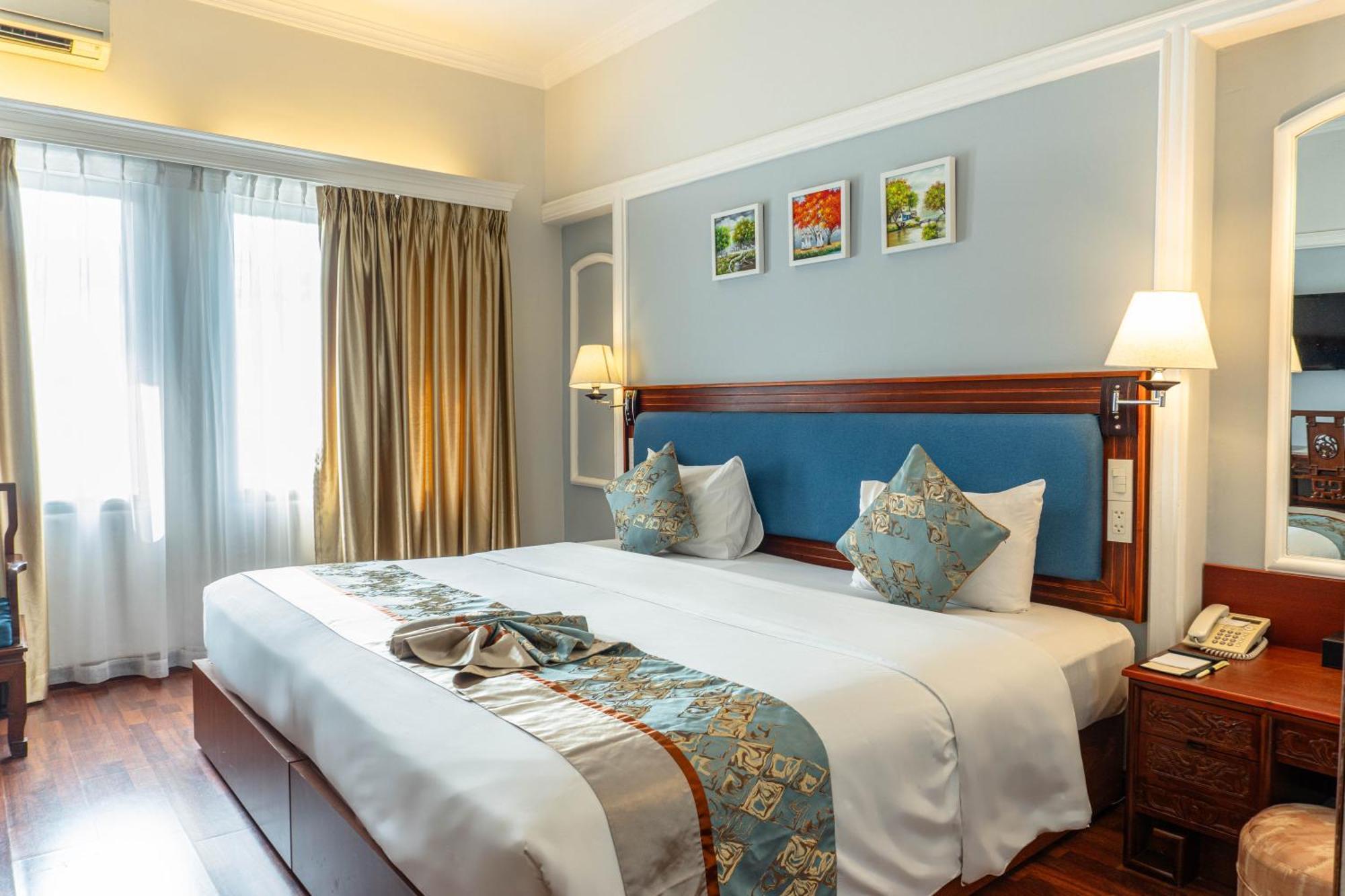 Royal Hotel Saigon Хошимин Экстерьер фото