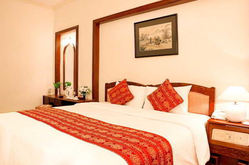 Royal Hotel Saigon Хошимин Экстерьер фото