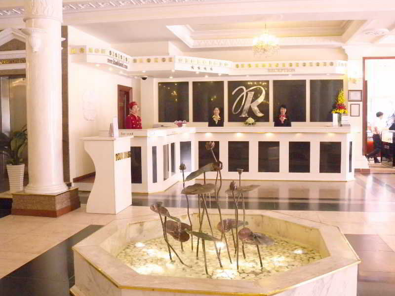 Royal Hotel Saigon Хошимин Экстерьер фото
