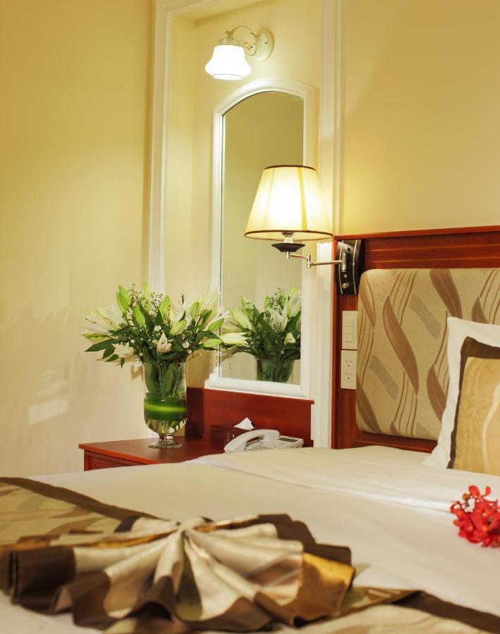 Royal Hotel Saigon Хошимин Экстерьер фото