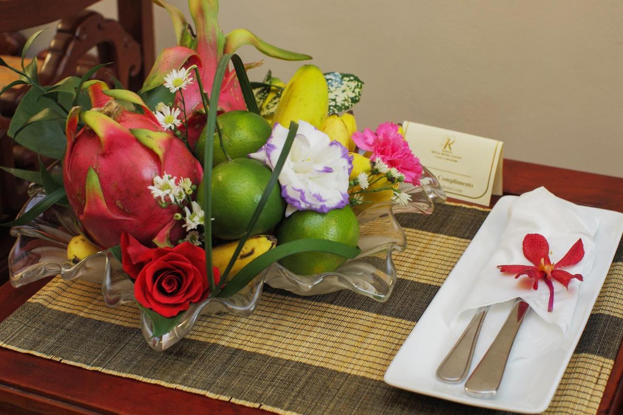 Royal Hotel Saigon Хошимин Экстерьер фото